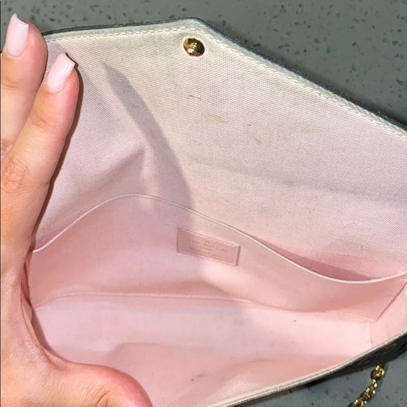 Louis Vuitton purse - Picture 9 of 13